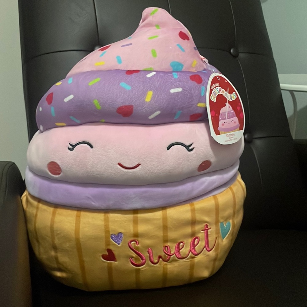 NWT Kimmie the Cupcake Squishmallow 12”